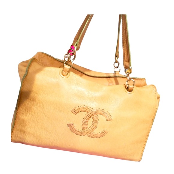 CHANEL Handbags - Chanel purse